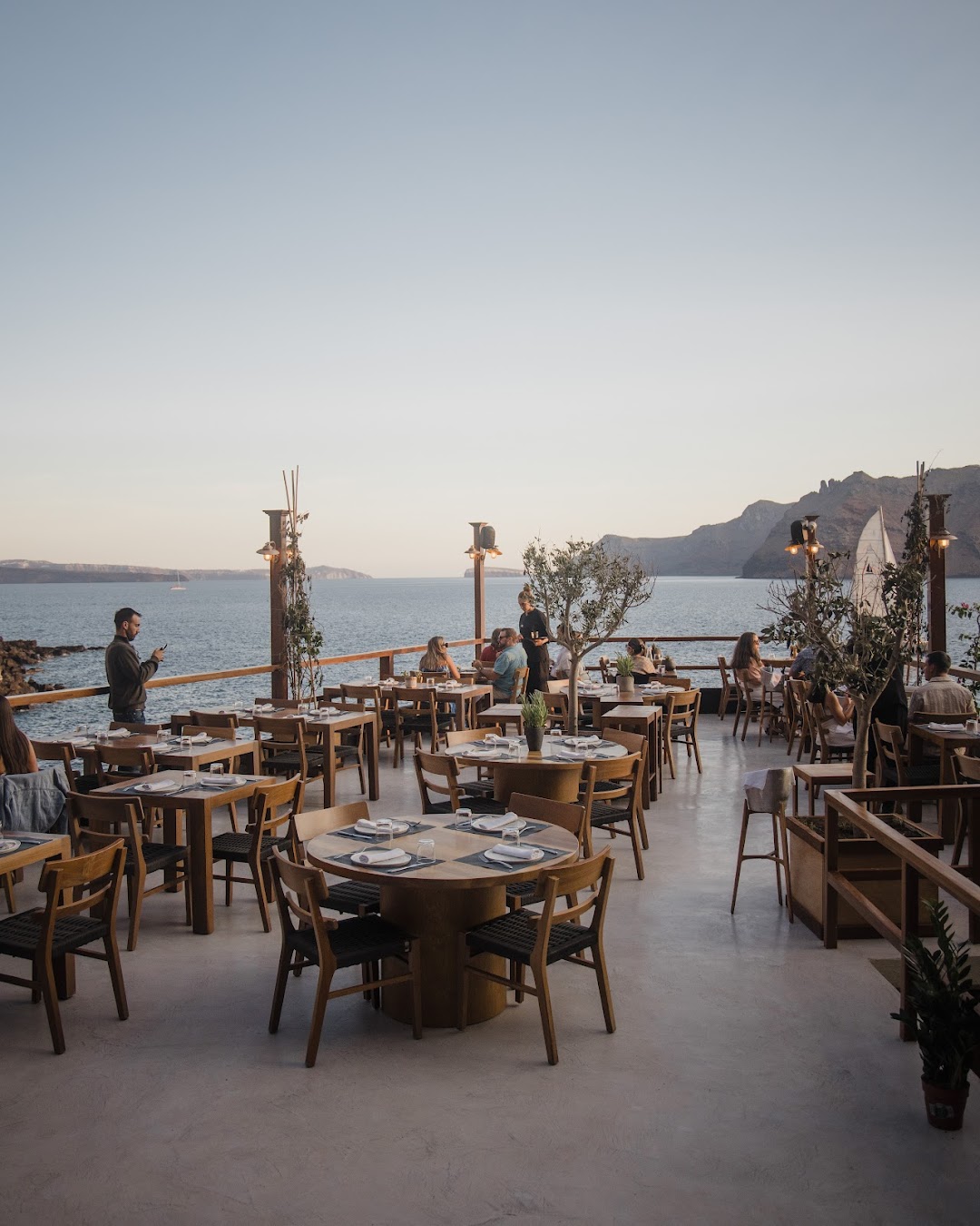 Ammoudi Fish Tavern